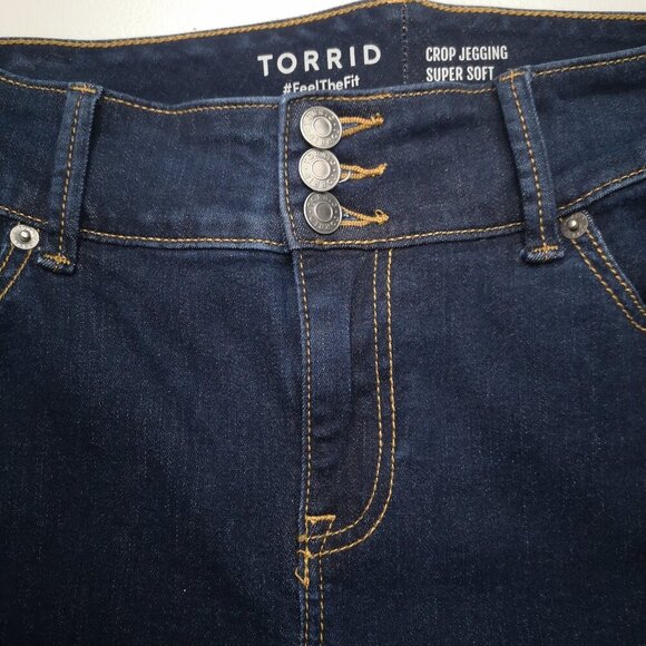 Torrid #feel the fit Ladies Size 16 Super Soft Dark Wash Crop Jeggings - Picture 7 of 13